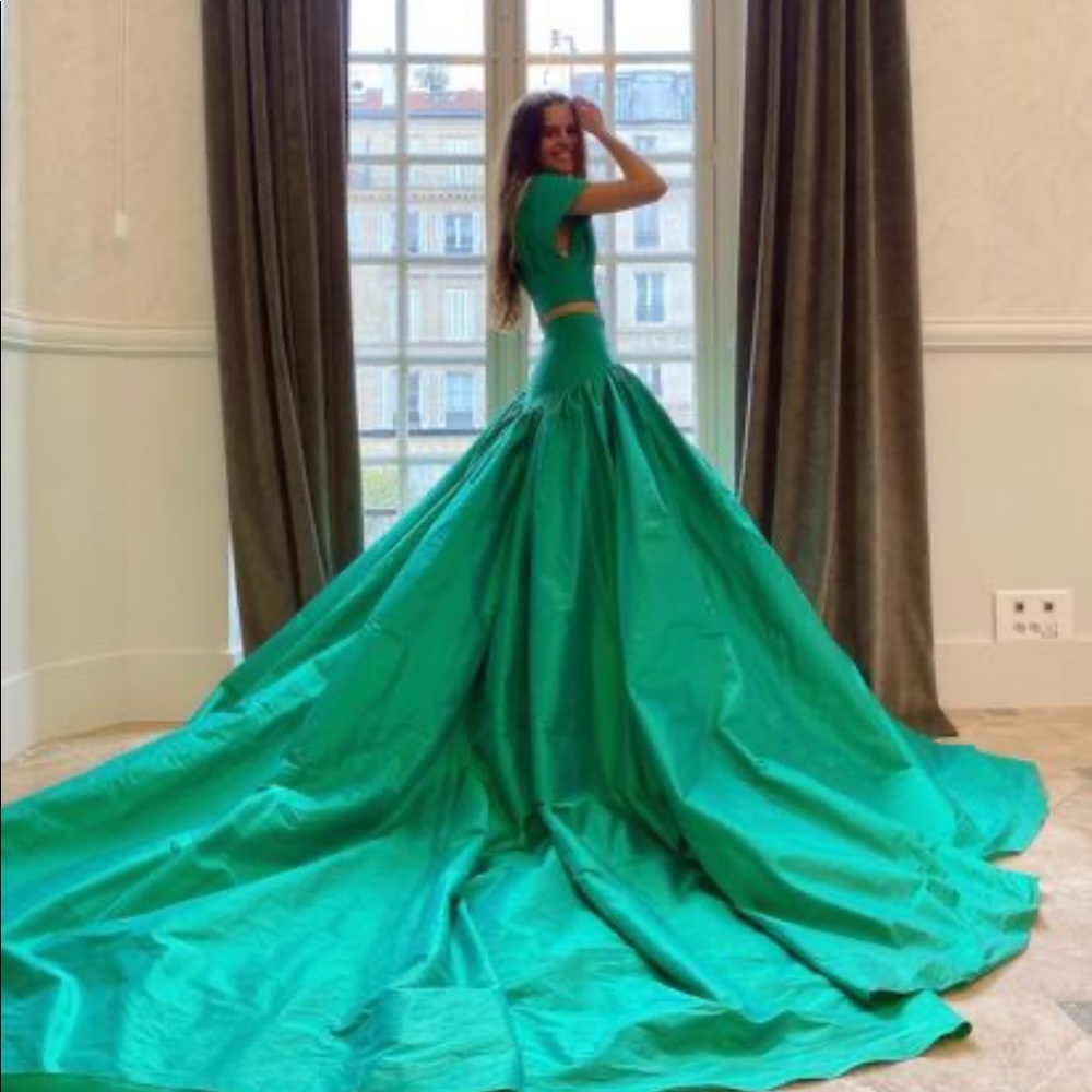 ISO Christopher John Rogers Green Silk High Waisted Skirt and Top 006 Collection